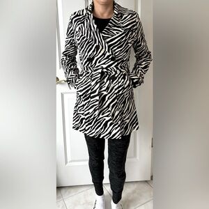 Vertigo Paris Womens Coat Jacket Trench- Size- S Black White Zebra Animal Print